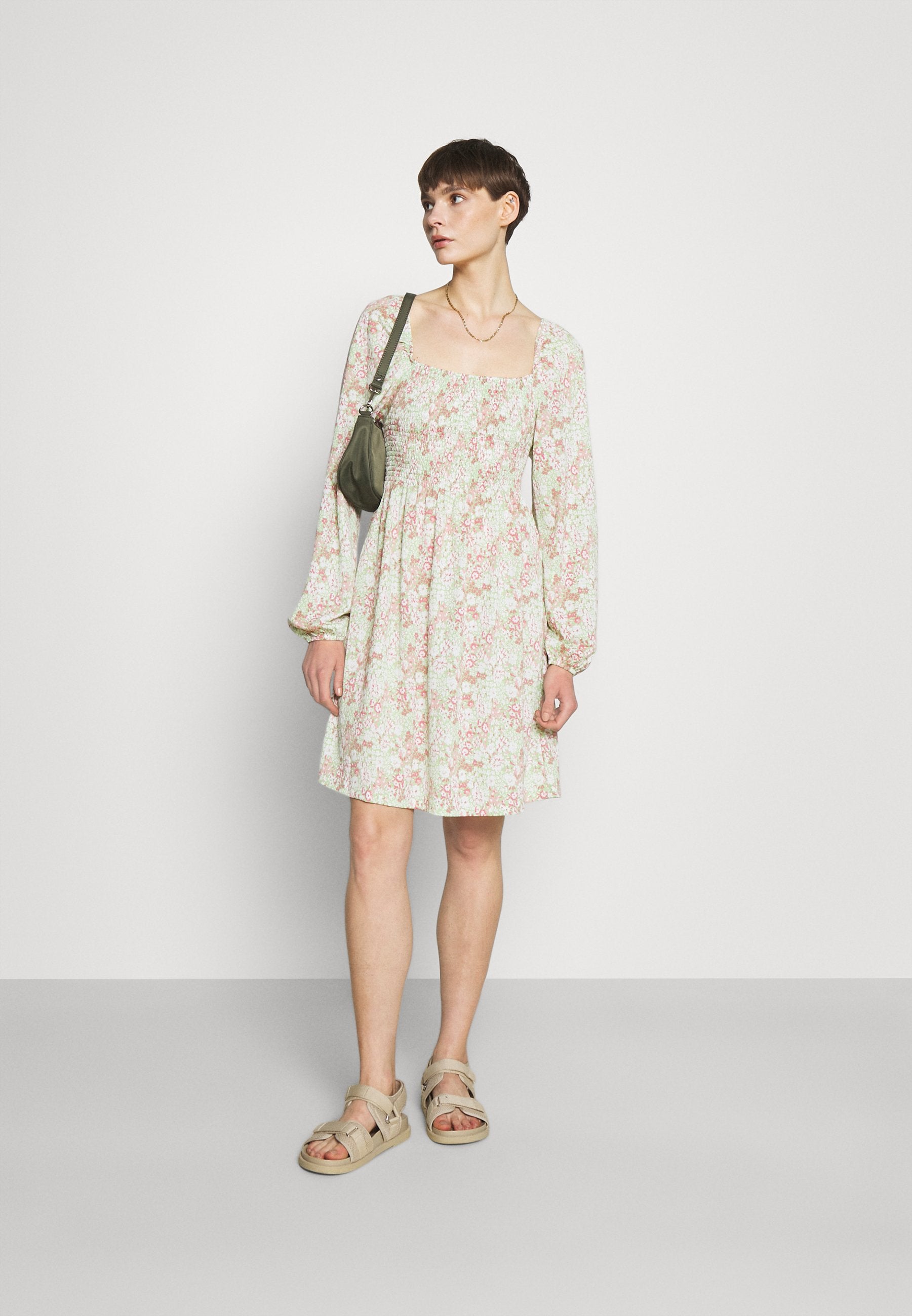 Gina Tricot EXCLUSIVE BITTE SMOCK DRESS