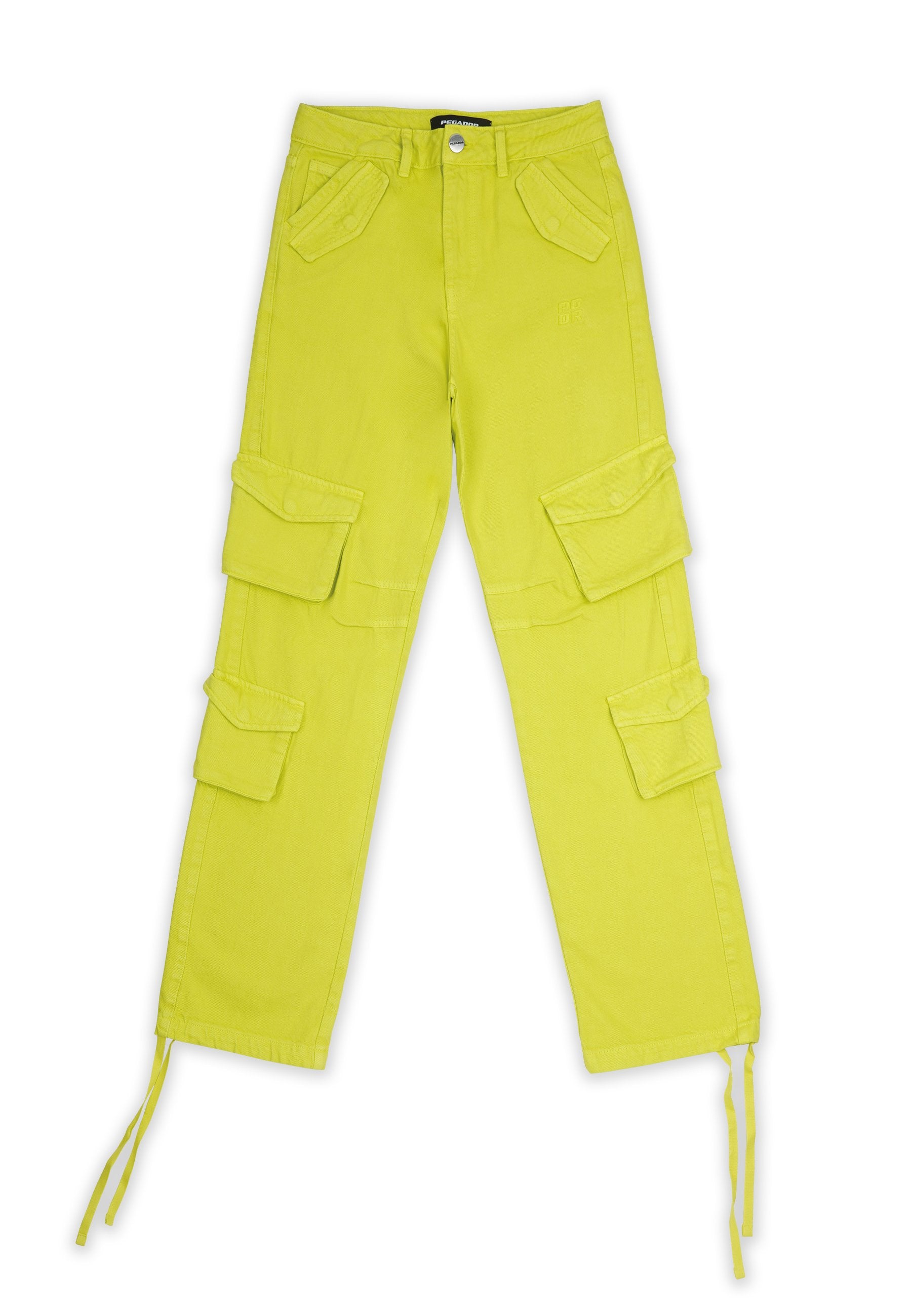Cargo-Hosen in leuchtendem Neon-Gelb, ausgestattet mit mehreren Klapptaschen, einem Knopfverschluss und verstellbaren Bündchen an den Knöcheln. Hergestellt aus strapazierfähigem Stoff.