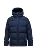 Marineblauer Pufferjacke mit hohem Kragen, Reißverschluss und elastischen Bündchen. Verfügt über gesteppte Abschnitte und ein Logo auf der linken Brust.