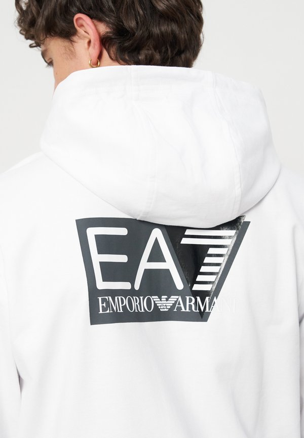 EA7 Emporio Armani