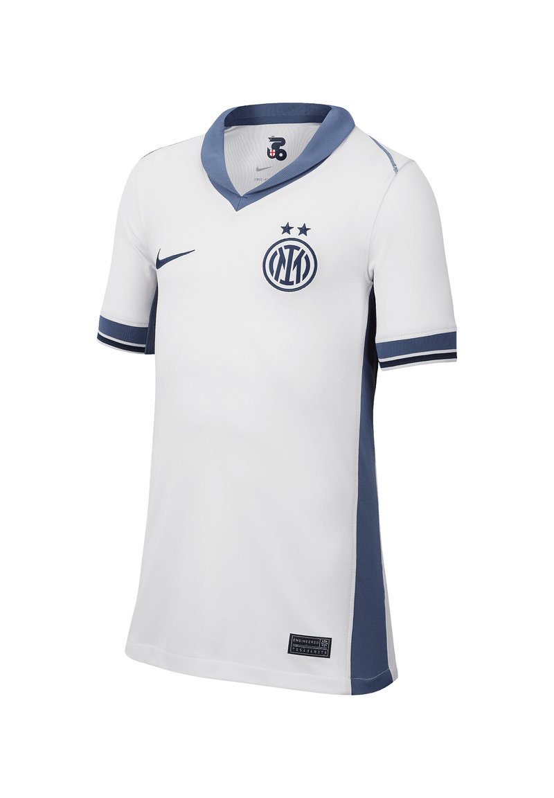Weißes Kurzarmtrikot mit navyfarbenem Kragen und Seiteneinsätzen. Verfügt über ein rundes Teamlogo mit zwei Sternen darüber und blauen Akzenten an den Ärmeln.