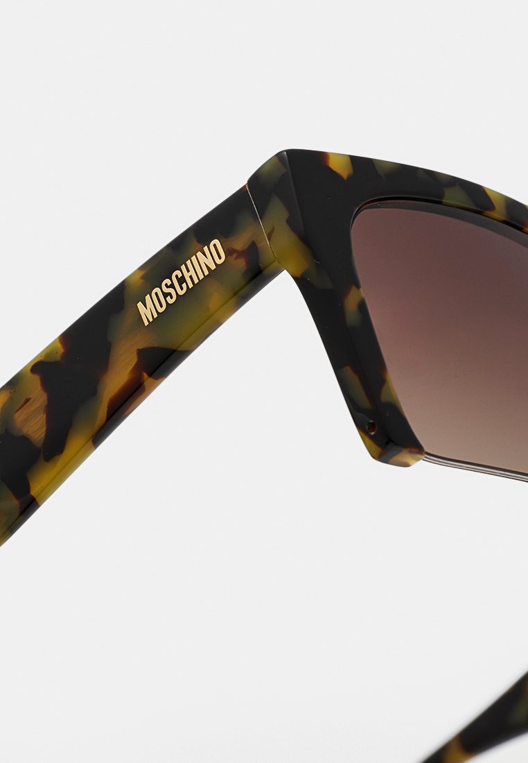 MOSCHINO