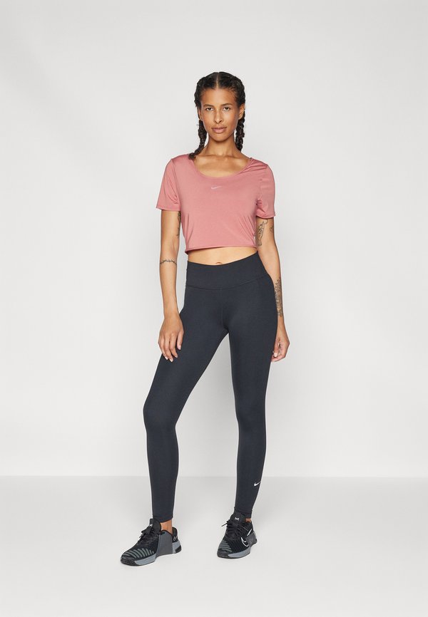 Nike Performance ONE CLASSIC