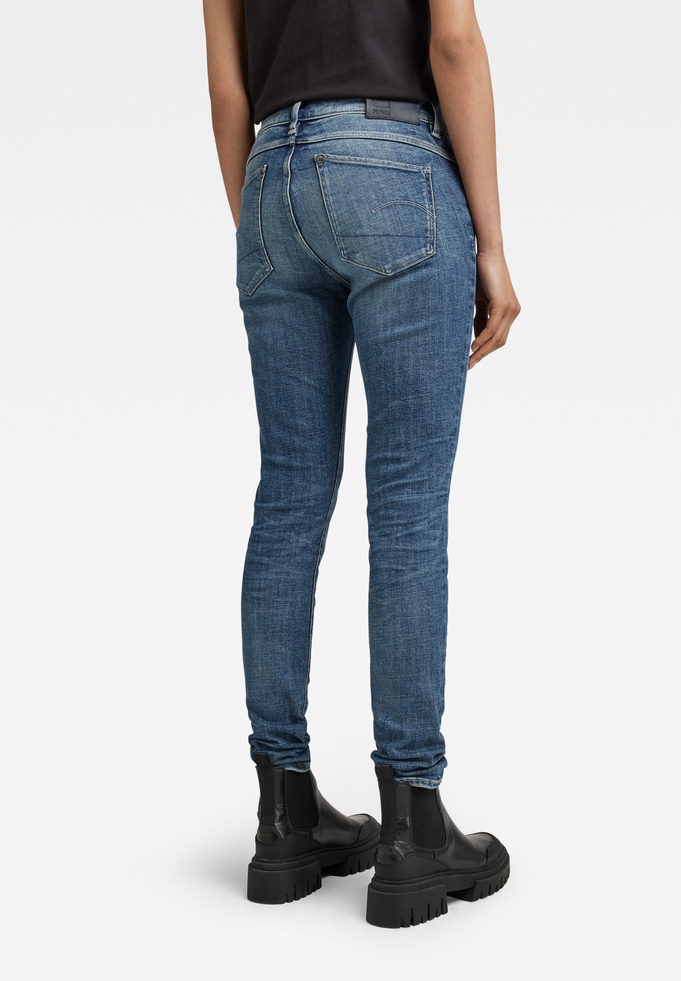 LHANA SKINNY Media 3