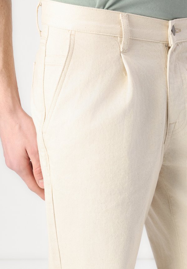 Selected SLH220 LOOSE KOBE