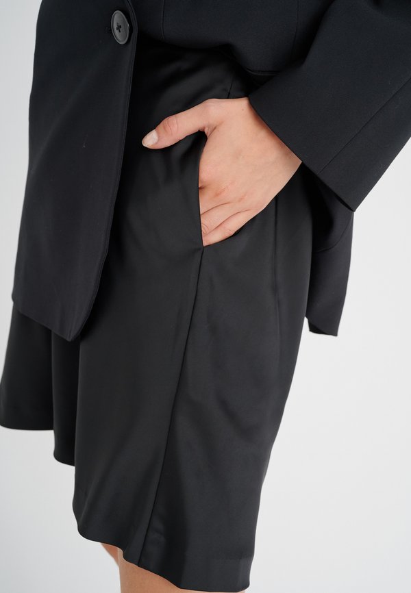 InWear SKILAIW ZILKY SHORT SKIRT