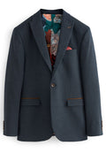 Marineblauer Blazer aus strukturiertem Stoff, mit braunen Akzenten, zwei Fronttaschen und einem bunten, gemusterten Futter, das am Kragen und an der Tasche sichtbar ist.