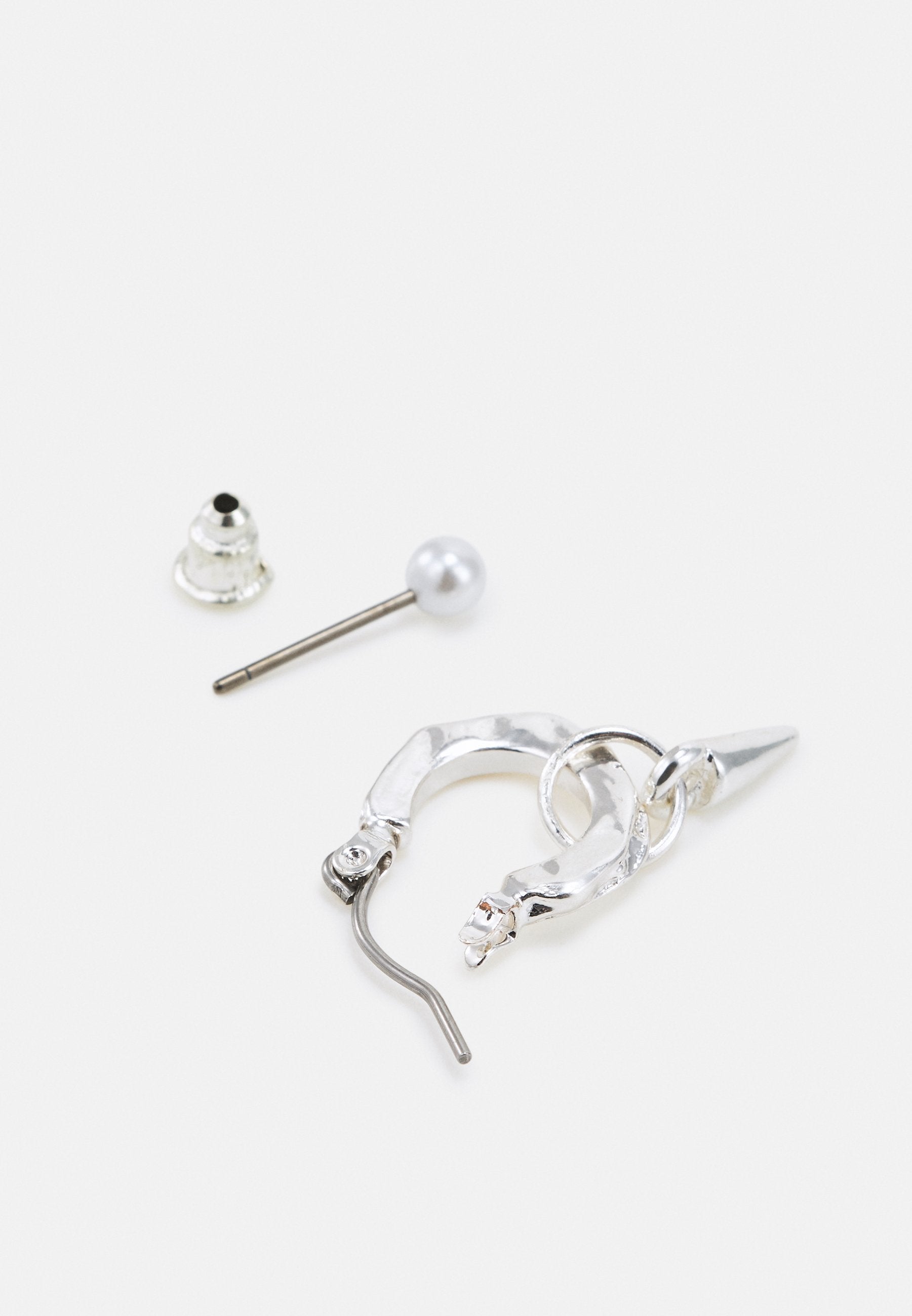 Uncommon Souls KEY AND FLAME EAR PARTY UNISEX 9 PACK