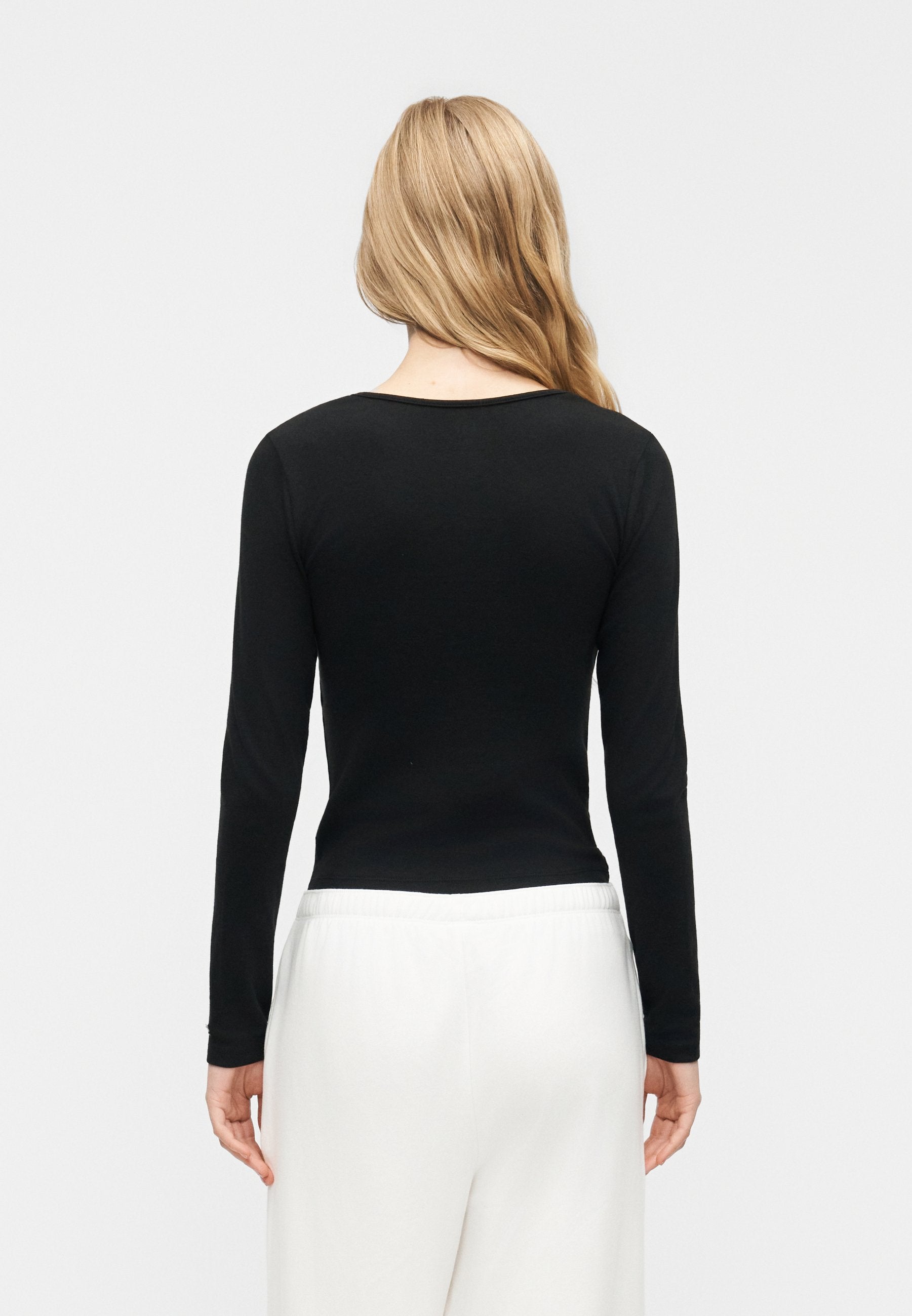 GAP LOGO CUT OUT TEE