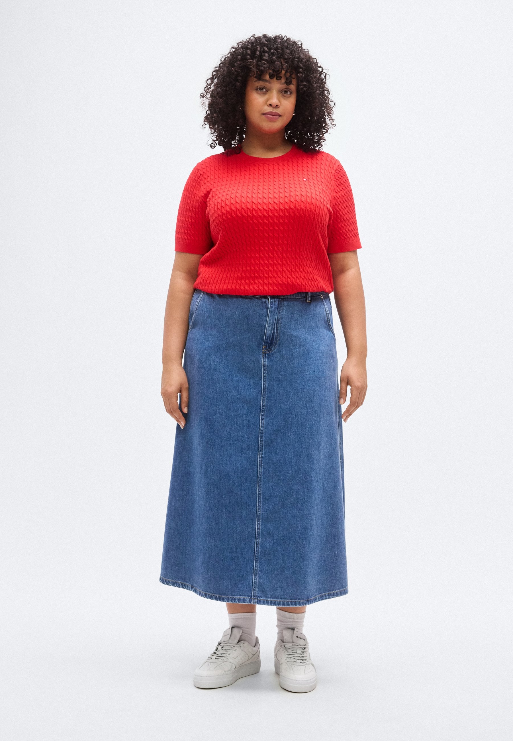 CURVE CABLE KNIT SHORT SLEEVE JUMPER Media 2