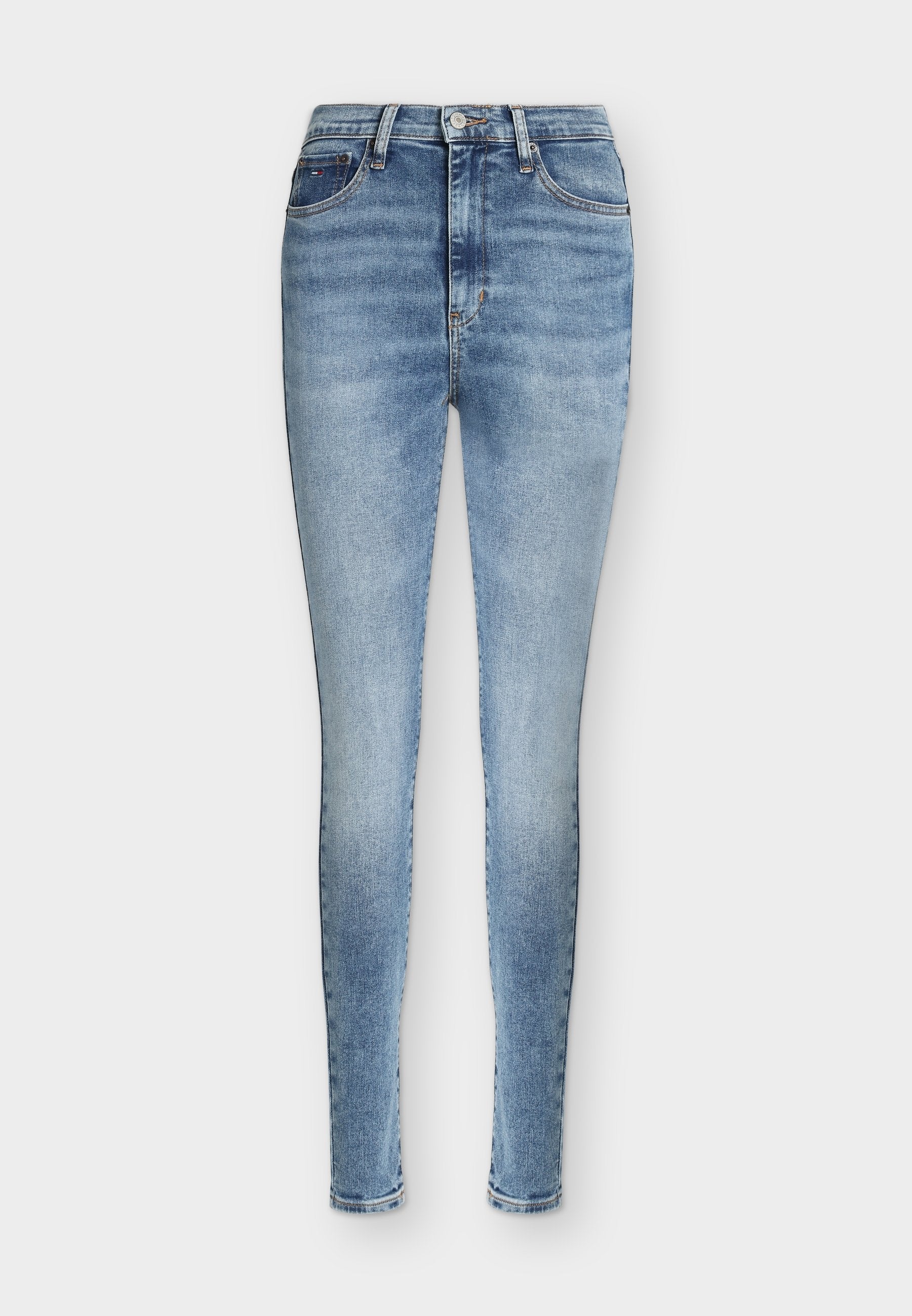 Slim Fit blaue Denim-Jeans mit Knopf- und Reißverschluss vorne, Fünf-Taschen-Design und leichter Verblassung an Oberschenkeln und Knien.