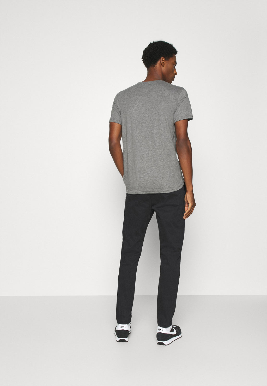 SDJIM REGULAR FIT Media 4