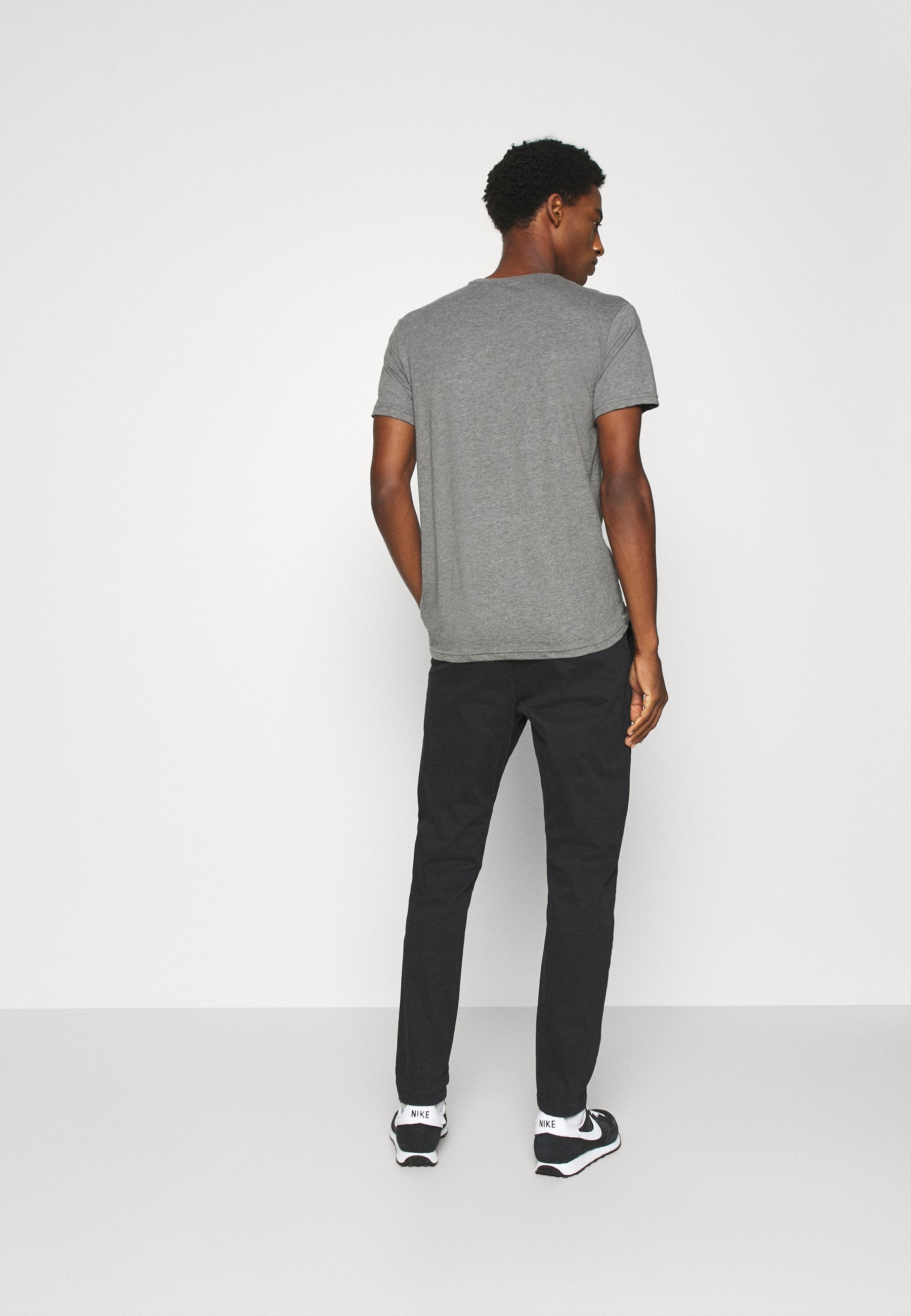 SDJIM REGULAR FIT Media 4