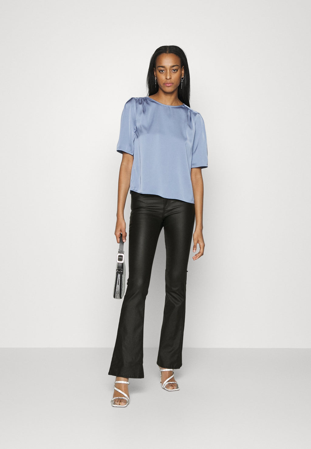 ONLBLUSH MID FLARED PANT  Media 2