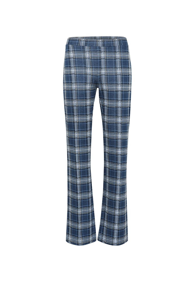 Navy-karo Hosen mit ausgestellter Form, die weiße und hellblaue Linien aufweisen, die ein Rautenmuster bilden. Hergestellt aus einem glatten Stoff.
