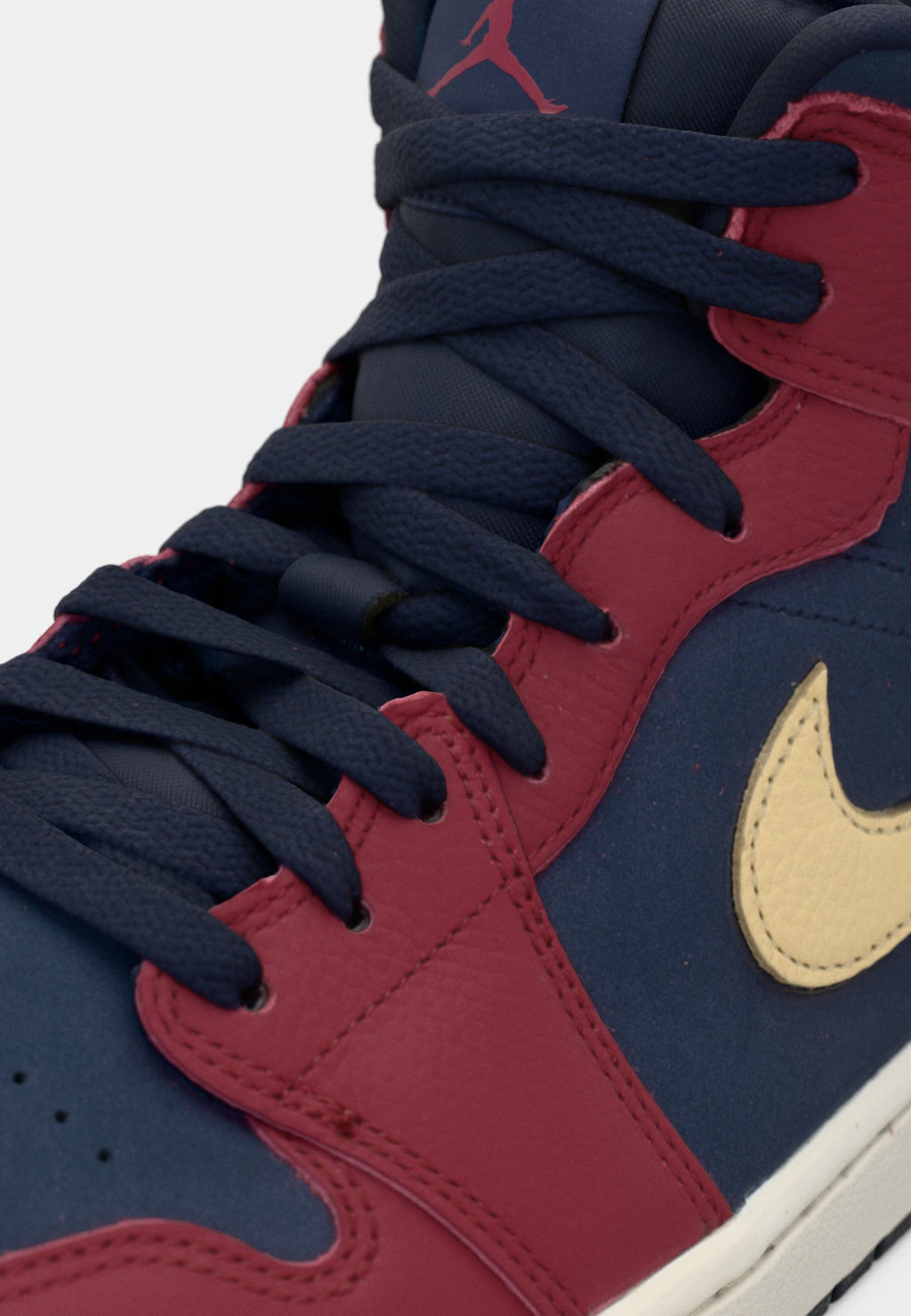 Jordan AIR JORDAN 1 MID SE V2