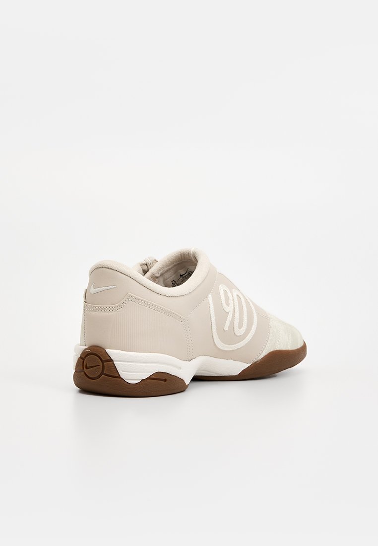 Nike Sportswear T90