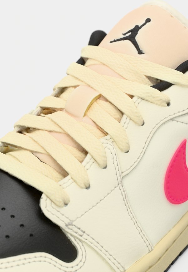 Jordan AIR JORDAN 1