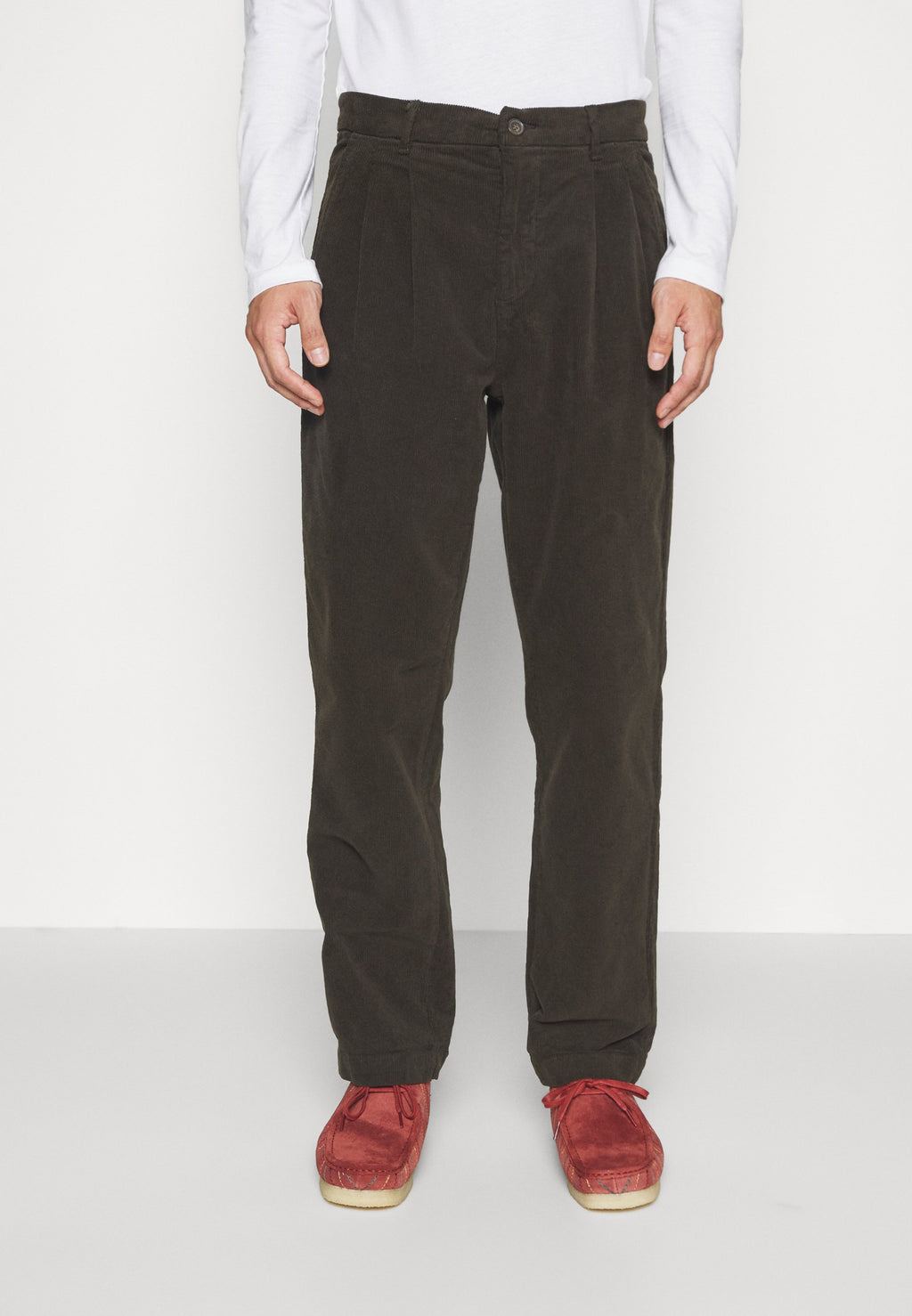 WIDE FIT PANTS Media 4