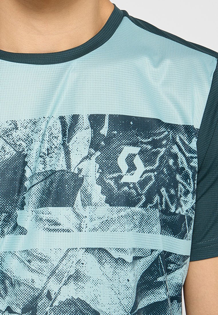 REGULAR FIT Media 3