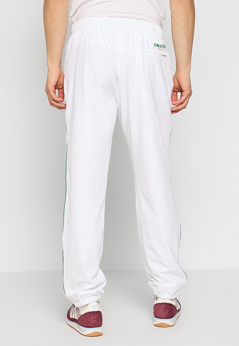 DOCKERS