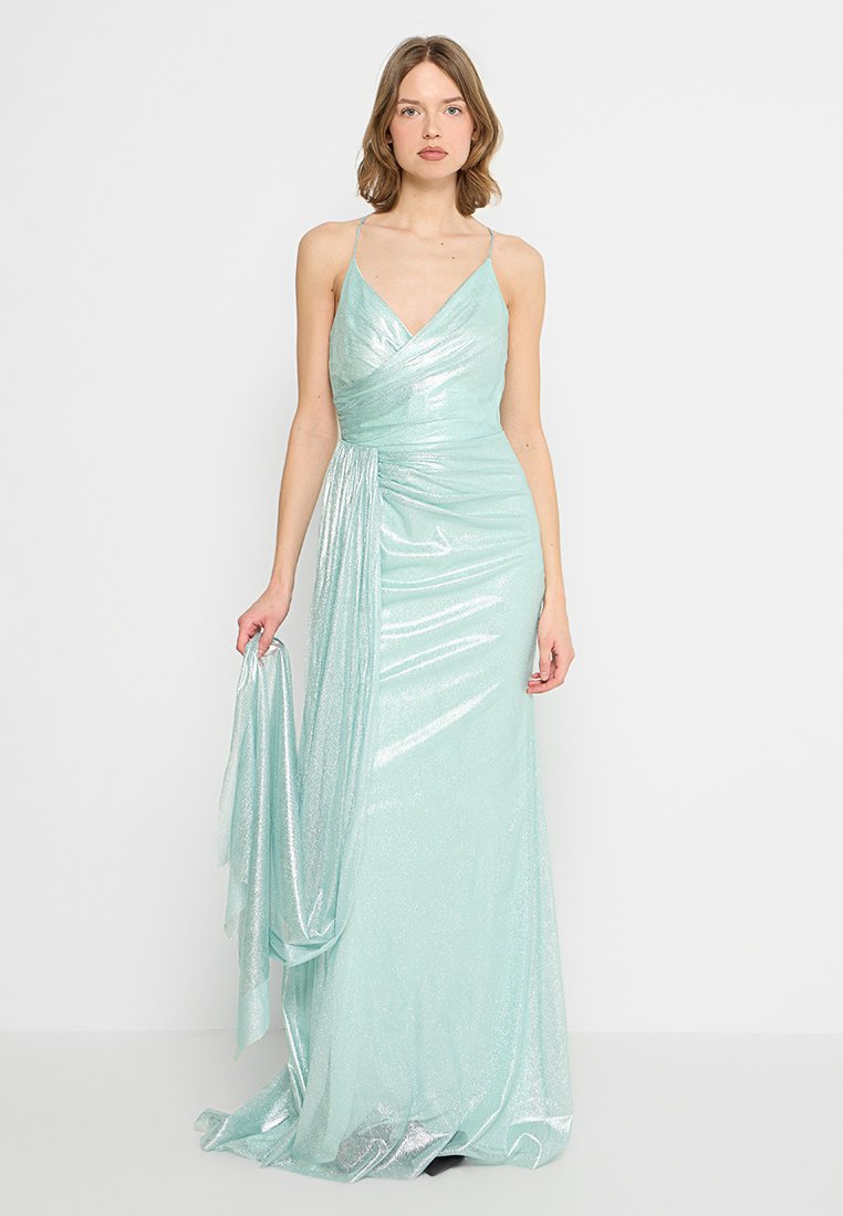 Pronovias