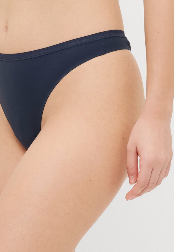 Calvin Klein Underwear THONG PERFECTLY FIT
