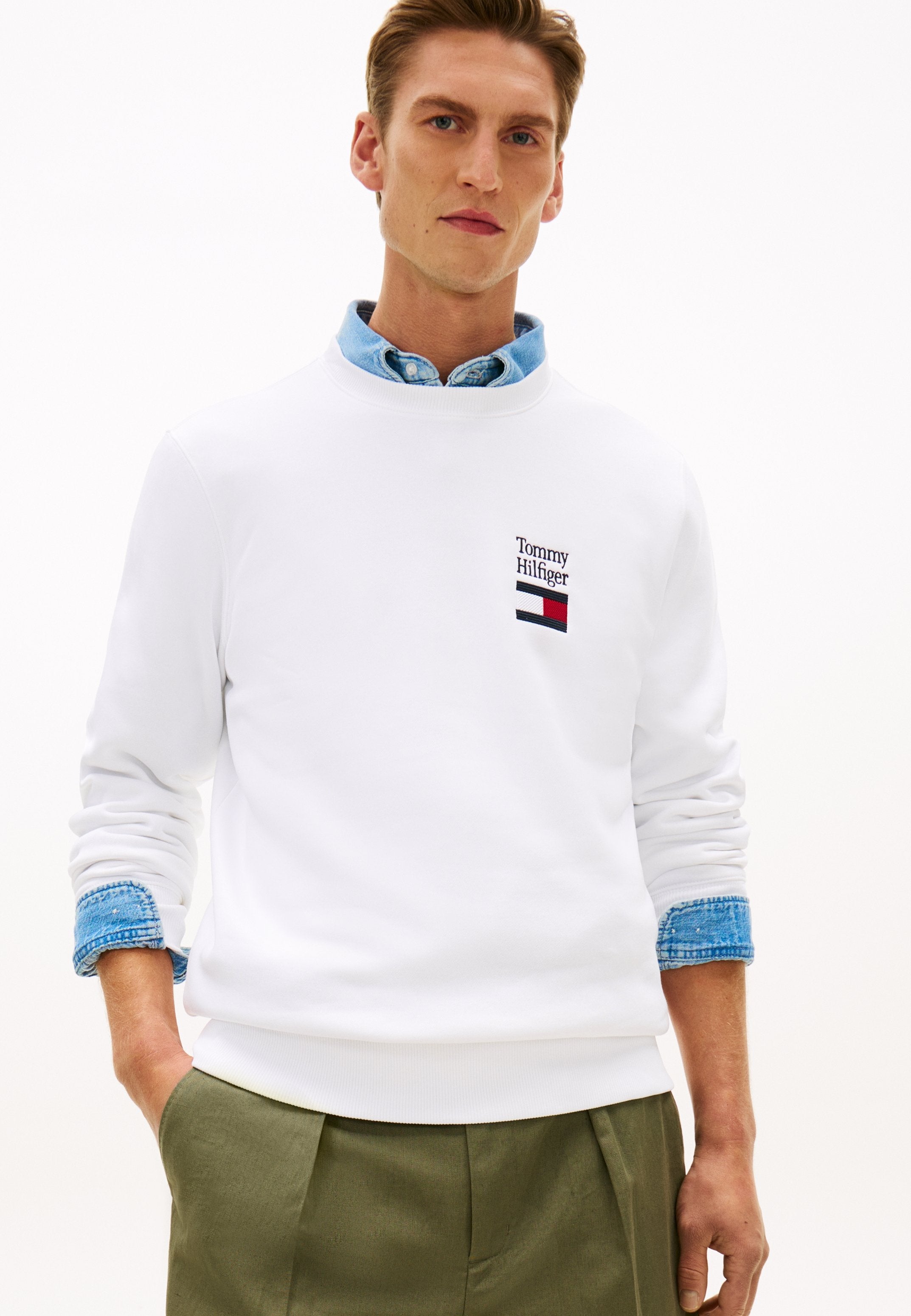 FLAG EMBROIDERY FLEX FLEECE SWEATSHIRT Media 3