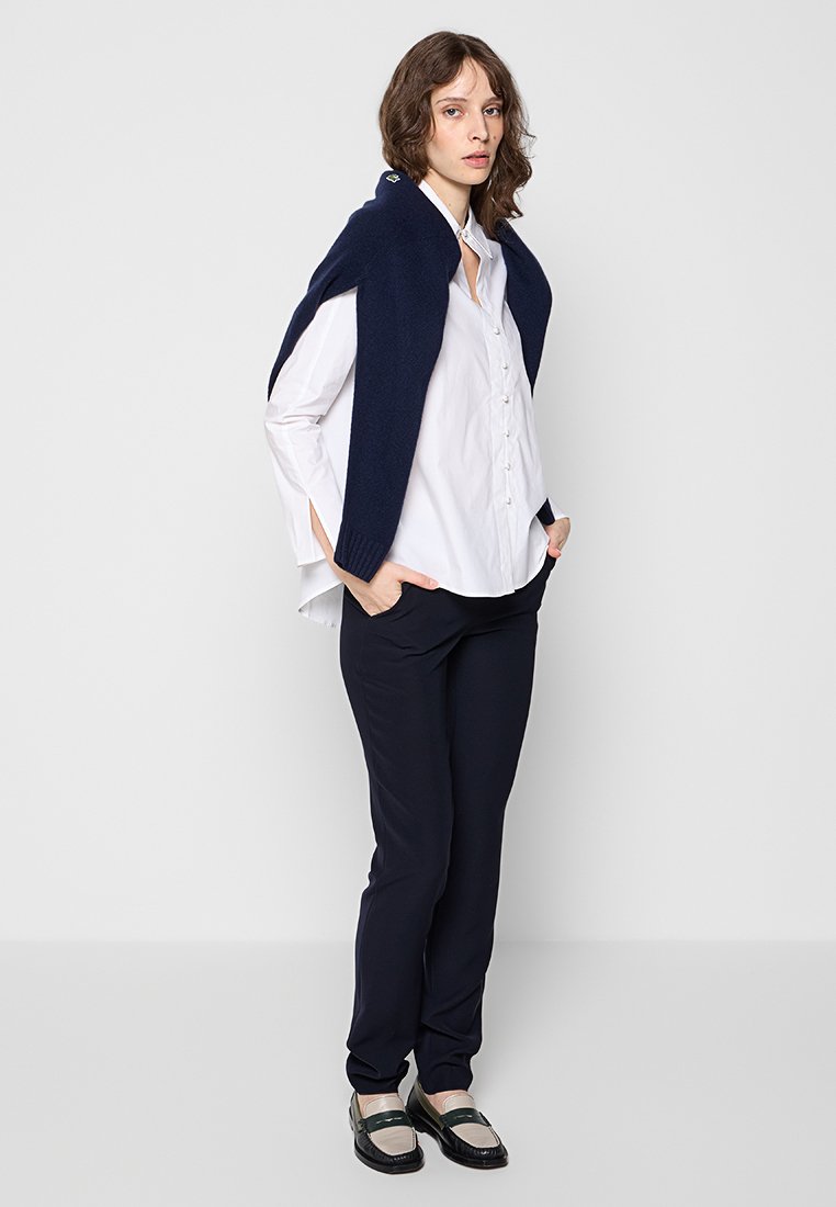 REGULAR FIT Media 2