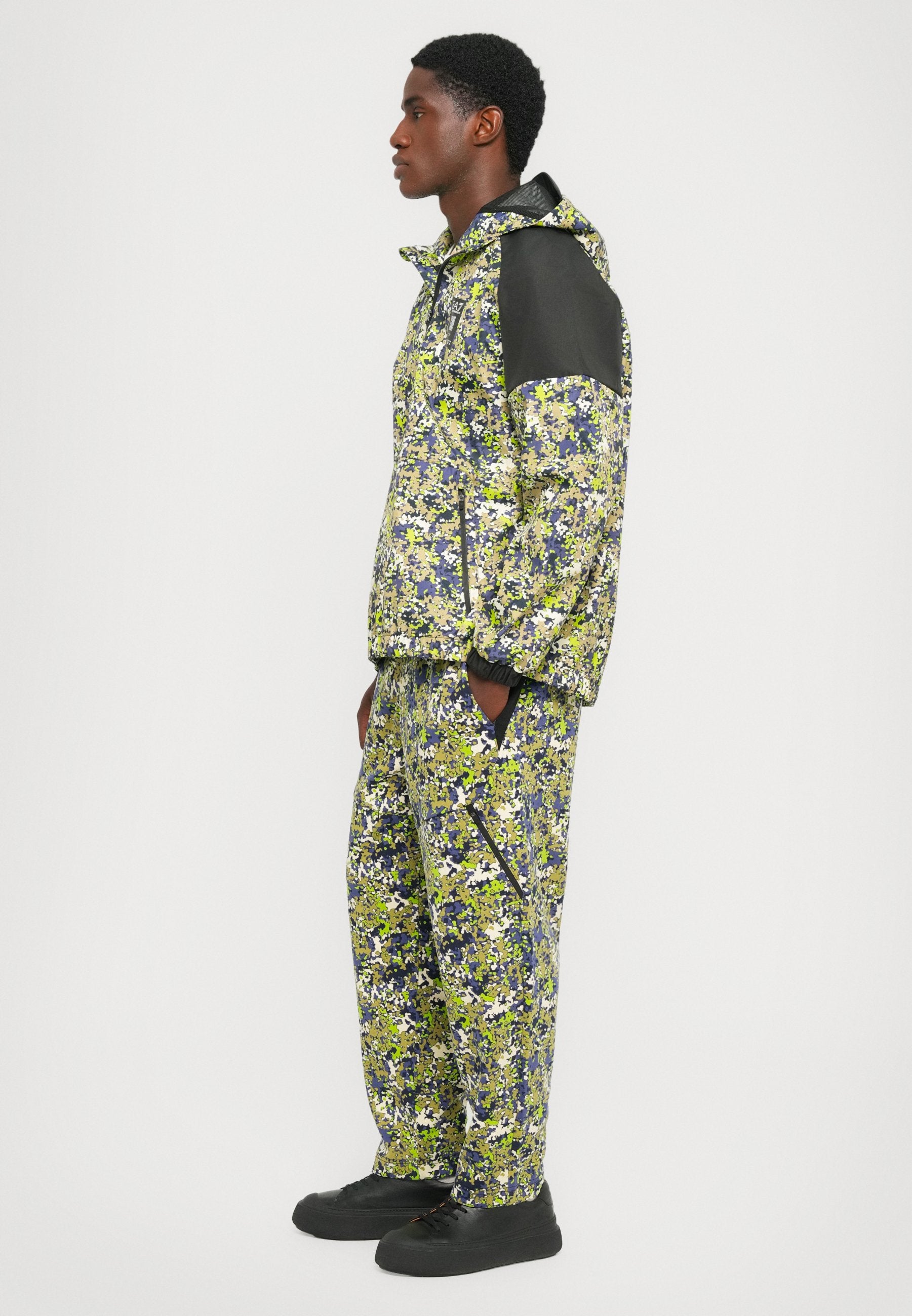 TRAIN VISIBILITY PANTS GRAPHIC Media 6