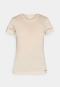 Beiges, enganliegendes T-Shirt mit kurzen Ärmeln und Rundhalsausschnitt, mit kleiner Blumenstickerei an den Ärmelbündchen und kleinem CMP-Logo nahe dem Saum.