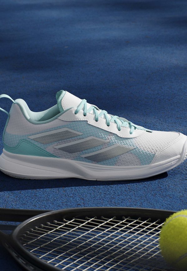 adidas Performance AVAFLASH