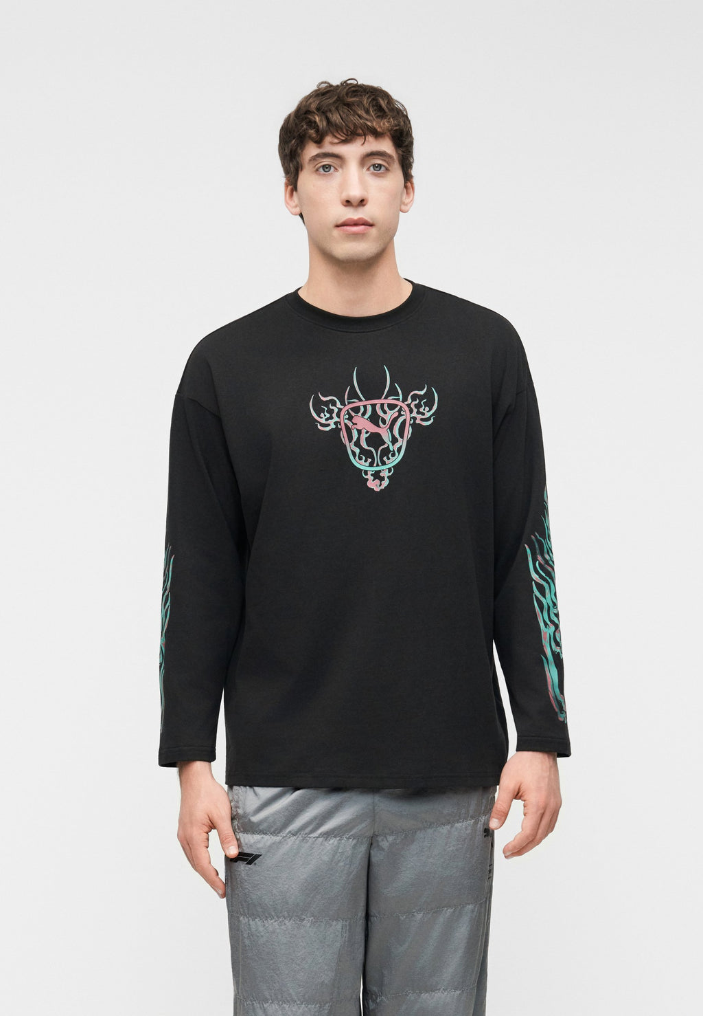 Puma OVERSIZED GRAPHIC LONGSLEEVE TEE UNISEX