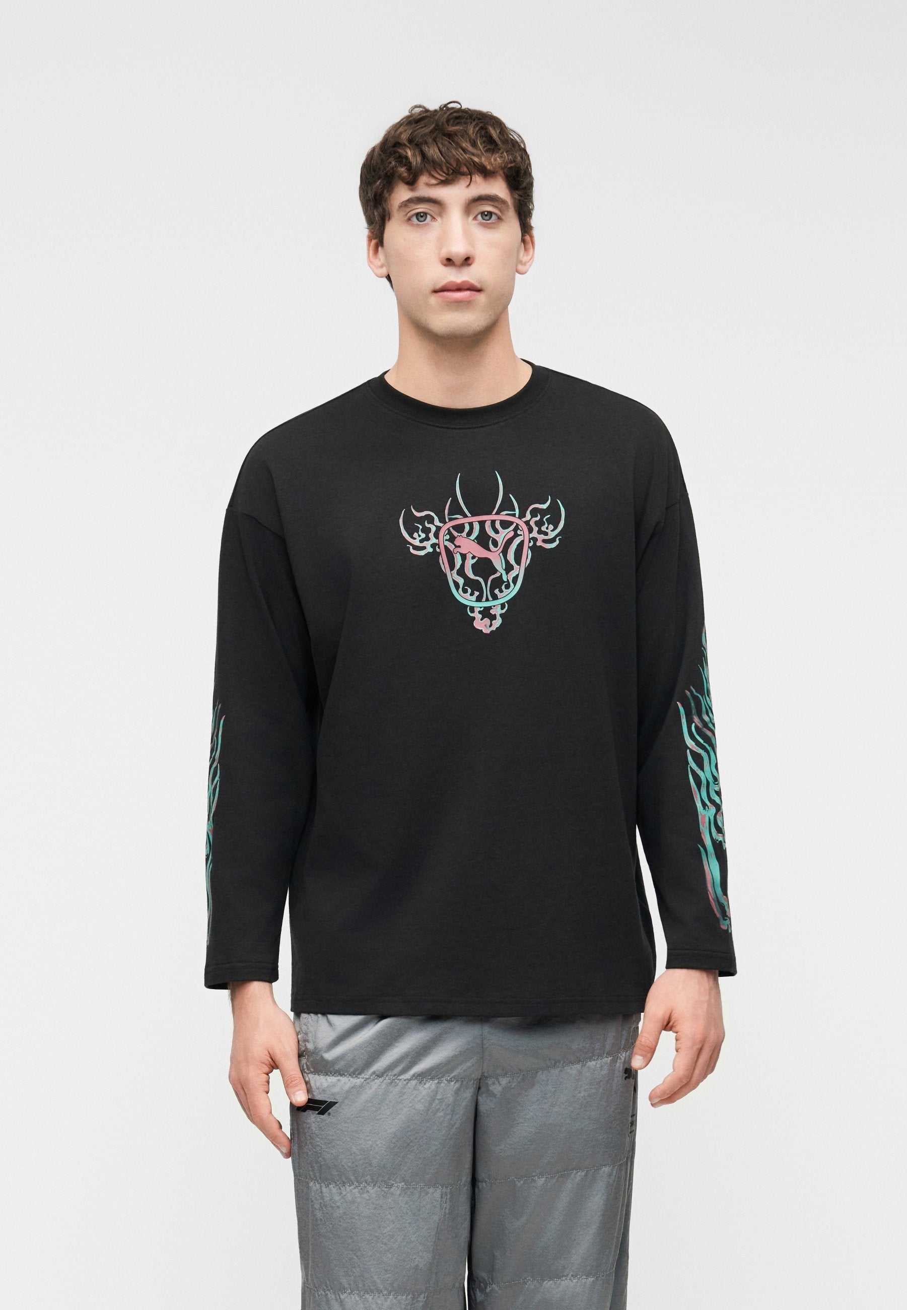 Puma OVERSIZED GRAPHIC LONGSLEEVE TEE UNISEX