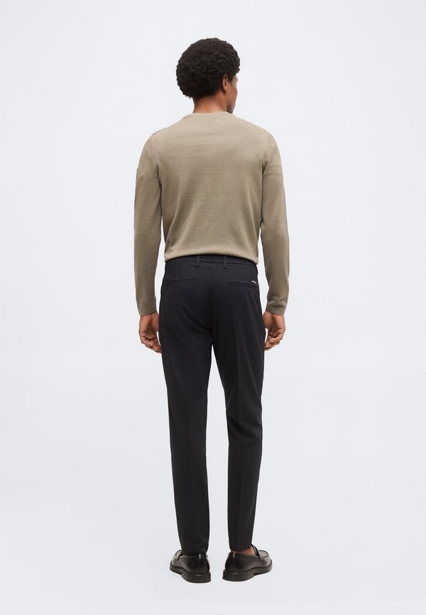 Marc O'Polo MOP X DFB TRAVEL COLLECTION MOROT JOGGER PLEATS DFB