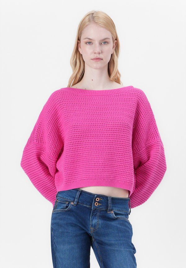 GAP OVERSIZED