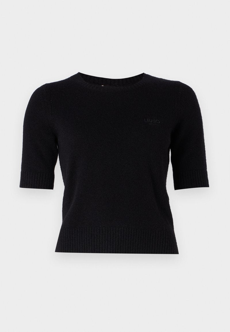 MAGLIA CHIUSA  Media 1
