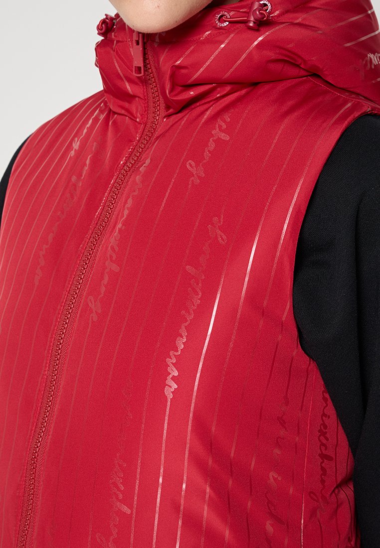 Armani Exchange Weste Media 5