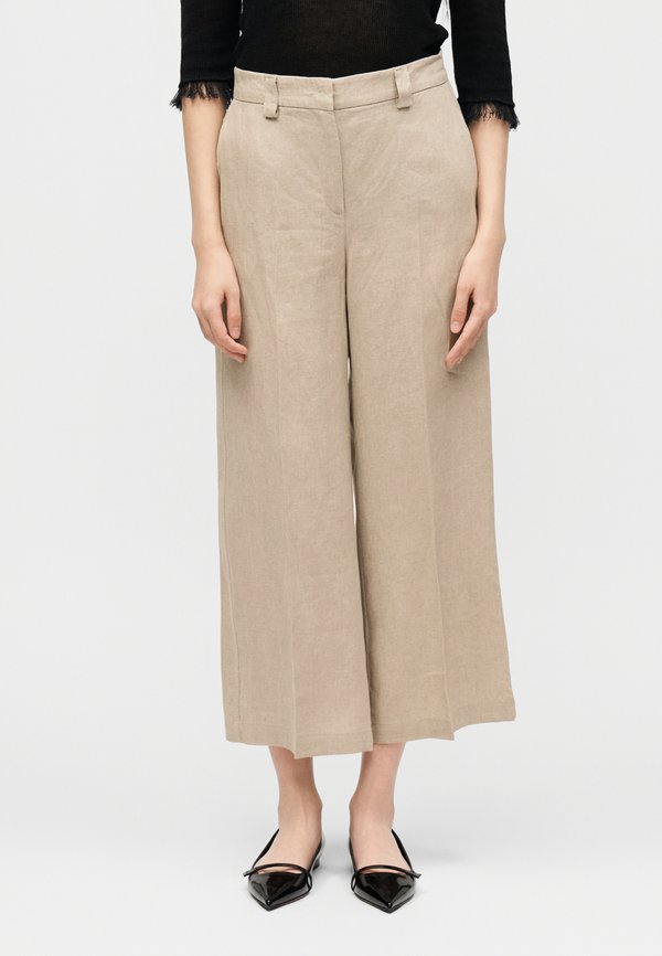 MAX&Co. ADUNCO