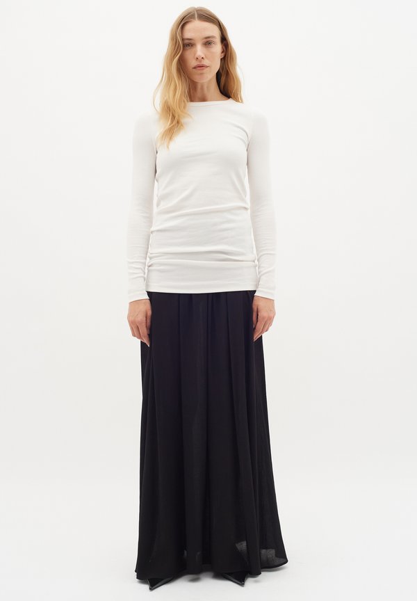 InWear IWBASE