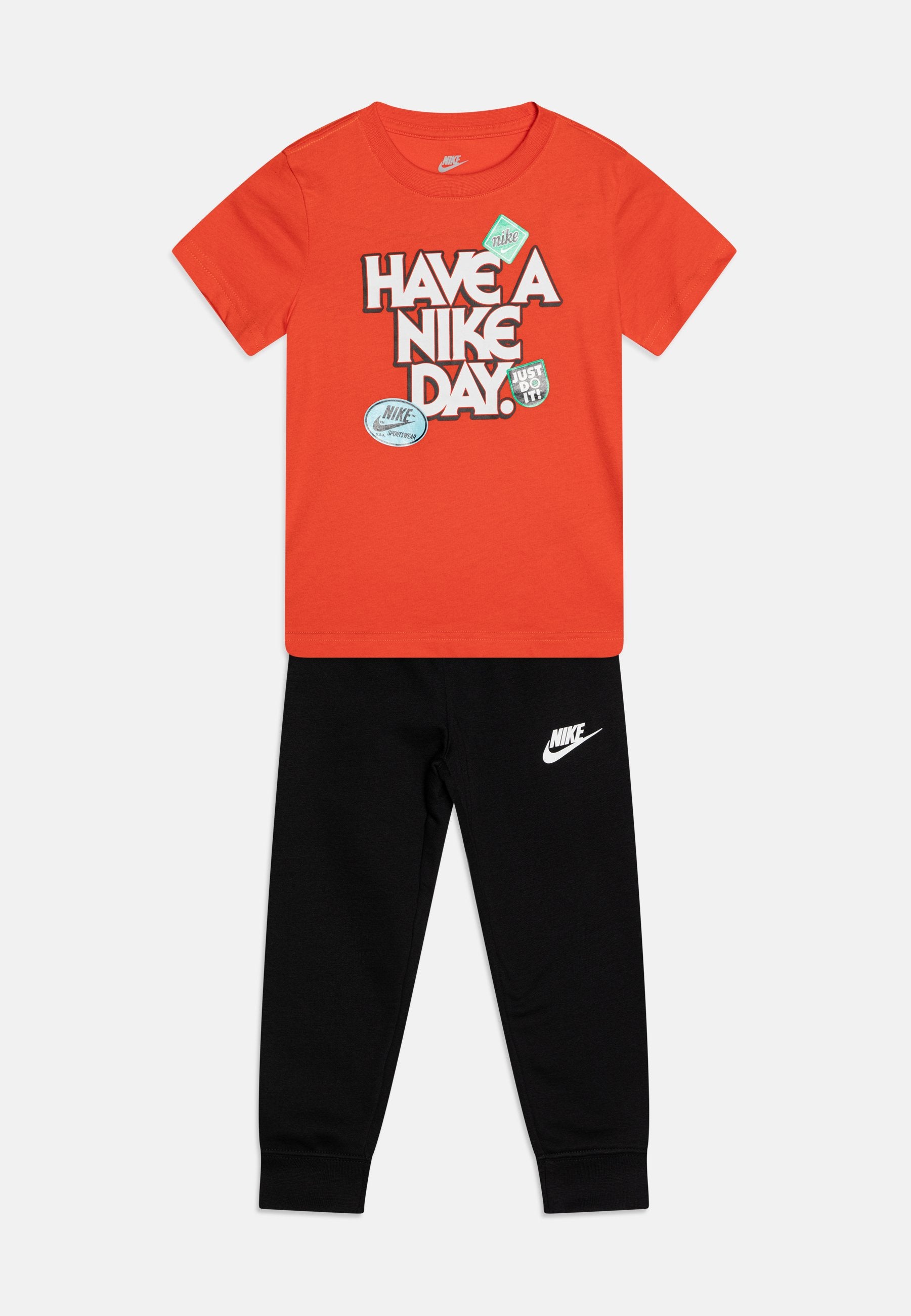 Nike Sportswear TEE PANT SET