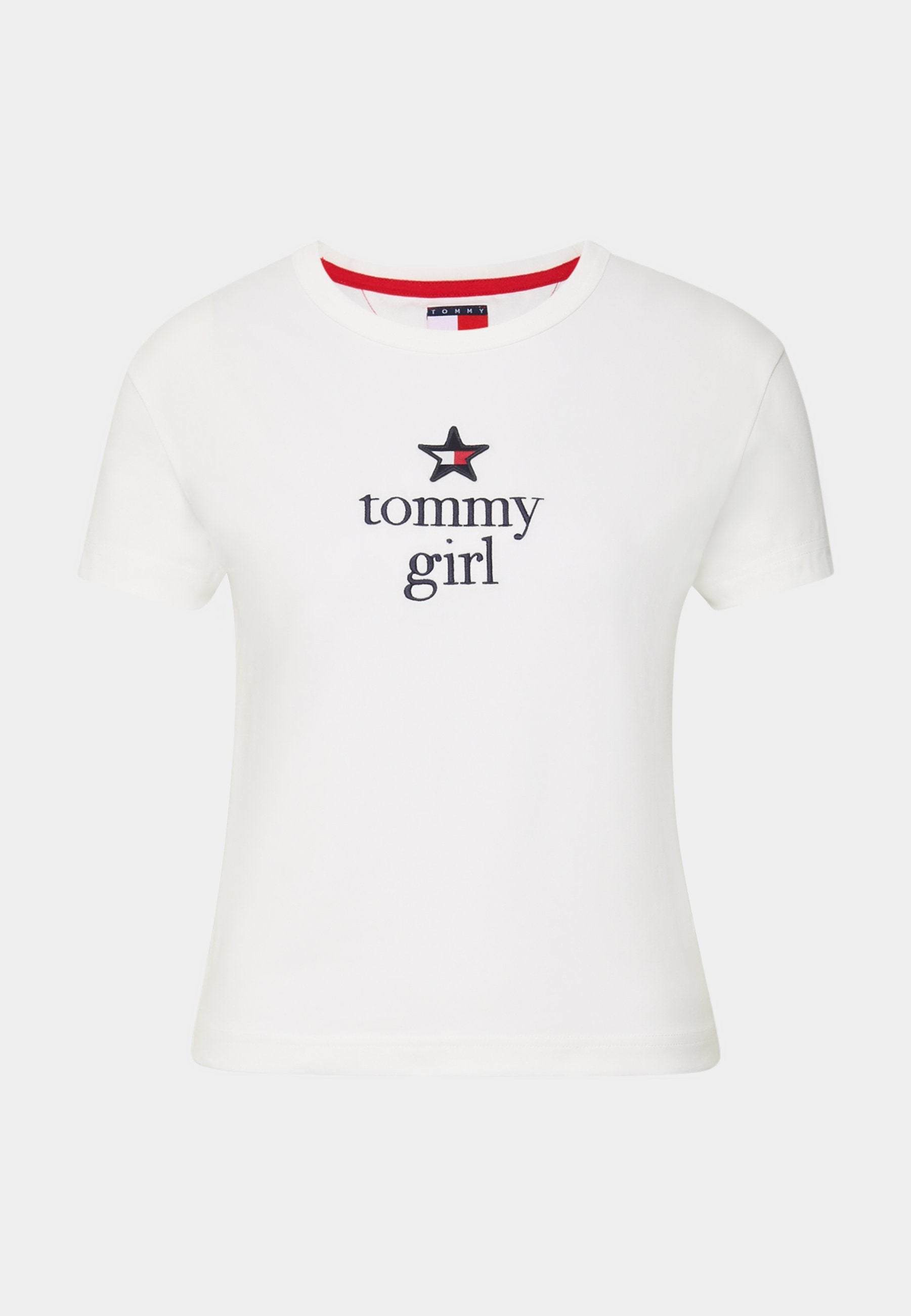 Weißes Baumwoll-T-Shirt mit kurzen Ärmeln, rundem Ausschnitt und "tommy girl"-Text mit einem roten und blauen Stern-Motiv.