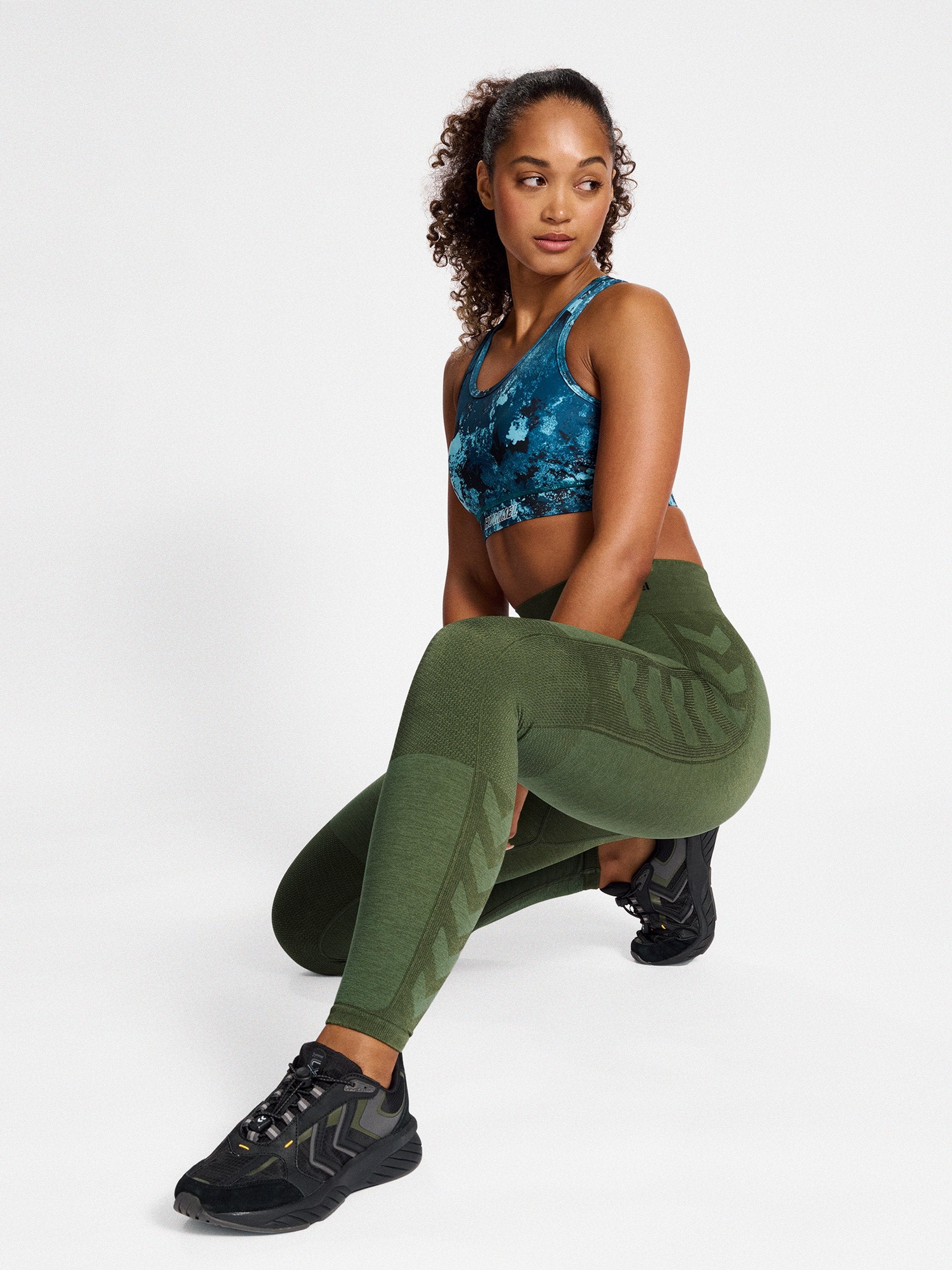 Hummel HMLCLEA SEAMLESS MID WAIST TIGHTS