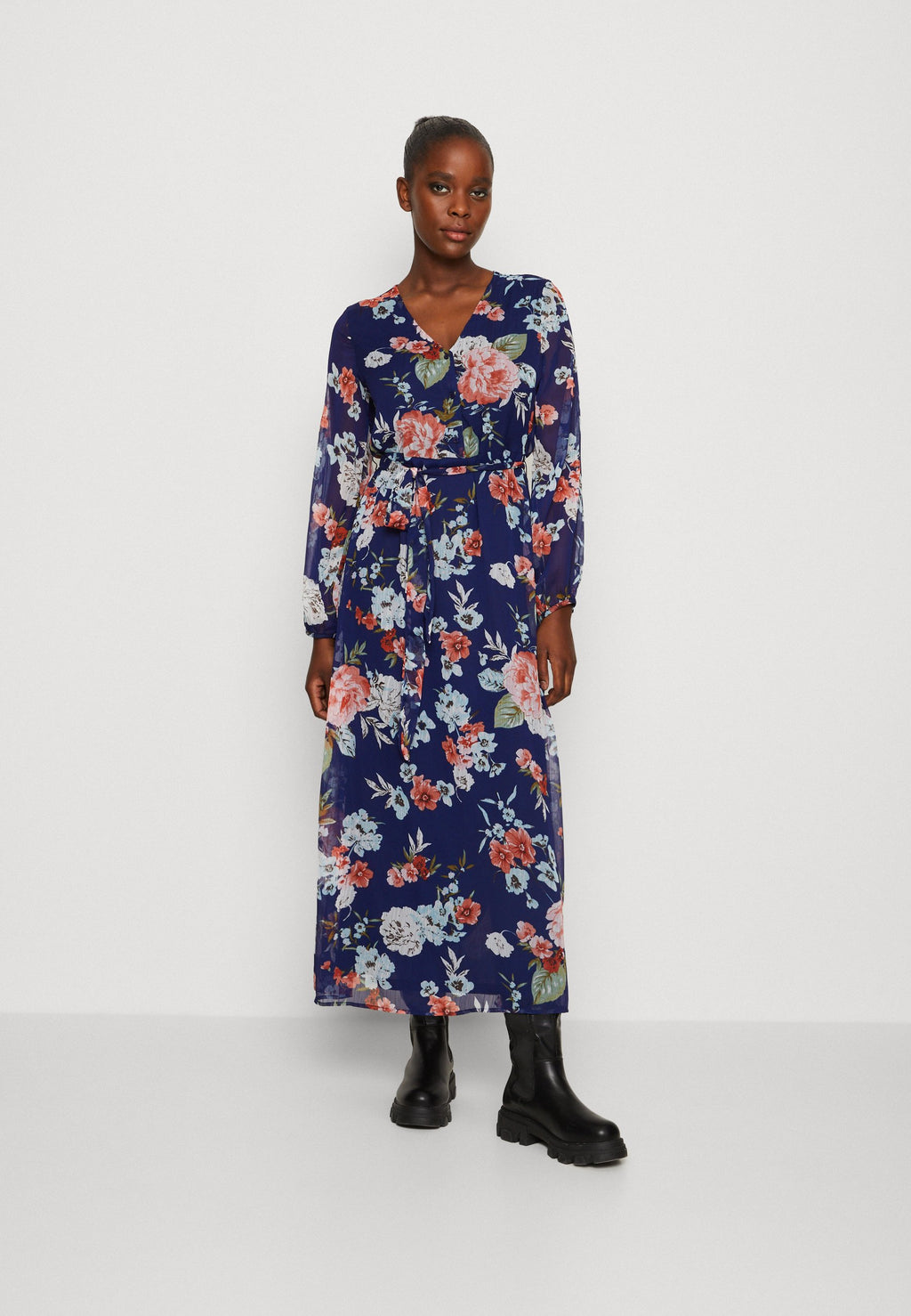 ONLY ONLSAGA V NECK BUTTON DRESS