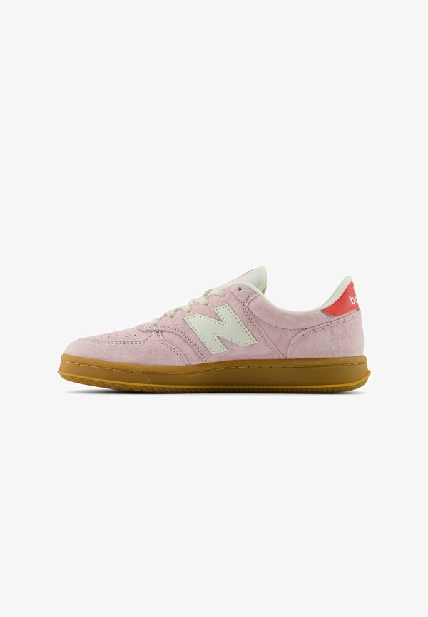 New Balance Trainers - pink red