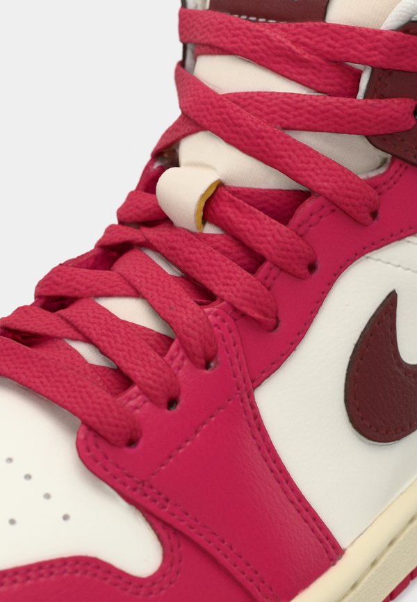Jordan AIR JORDAN 1 MID