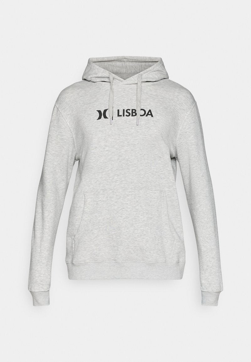 Grau Sweatshirt mit Kapuze, ausgestattet mit einer Fronttasche und schwarzem "LISBOA"-Logo. Der Stoff ist weich mit einer glatten Textur, ideal für legere Kleidung.