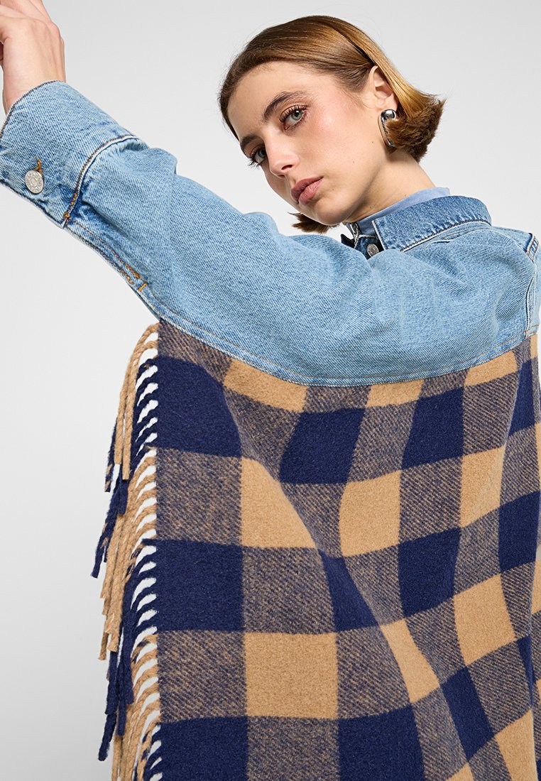MOSCHINO JEANS