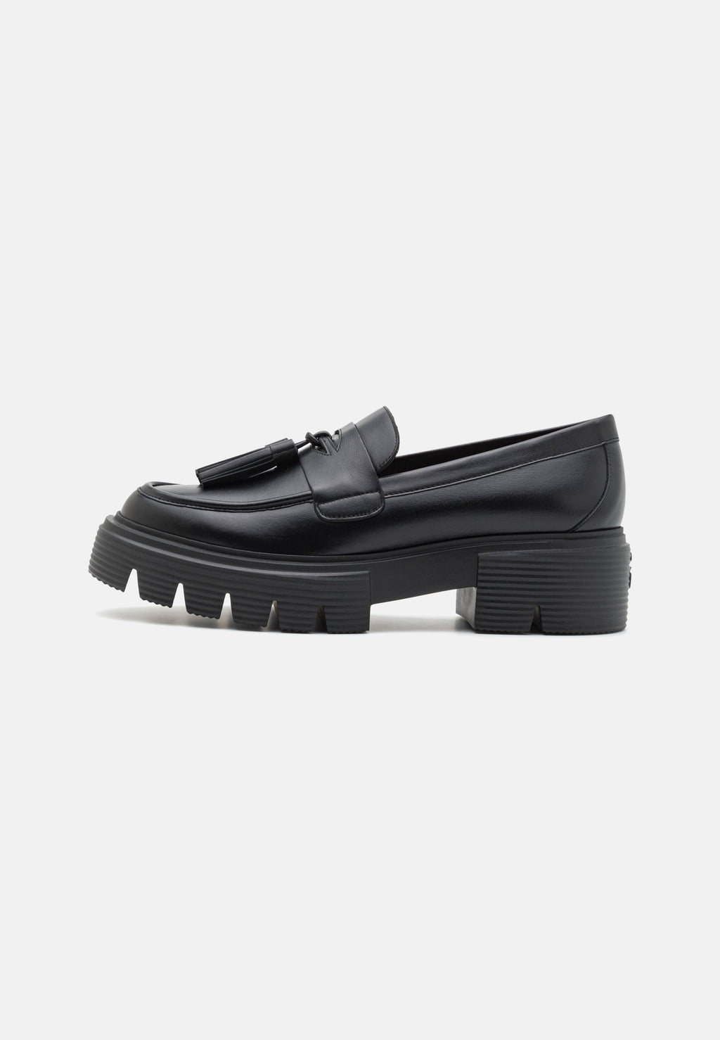 Stuart Weitzman NOLITA TASSEL LOAFER