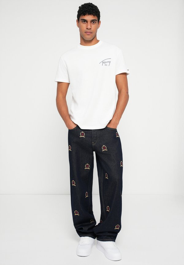 Tommy Jeans JAIMIE EMBROIDERY RELAXED STRAIGHT LEG JEANS